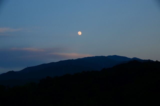 葛城山の夜と月